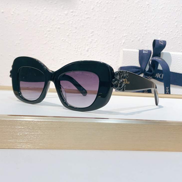 Picture of Dior Sunglasses _SKUfw80880126fw